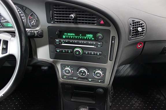 Saab 9-5 17 of 21