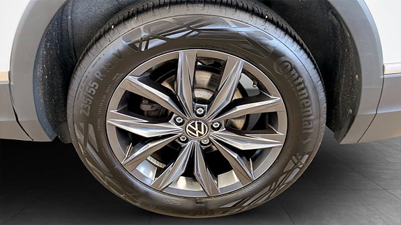Volkswagen Tiguan Allspace 6 of 13