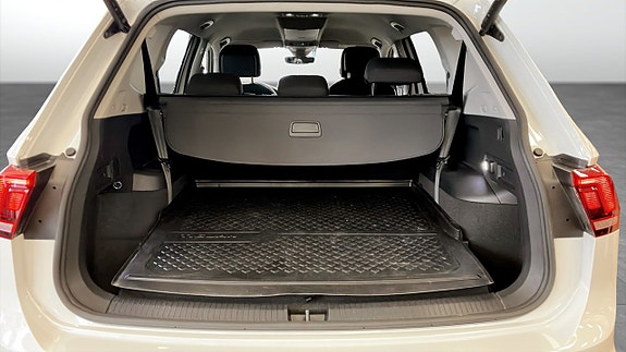 Volkswagen Tiguan Allspace 12 of 13