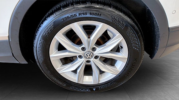 Volkswagen Tiguan 6 of 12