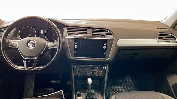 Volkswagen Tiguan 10 of 12