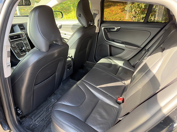 Volvo V60 6 of 8