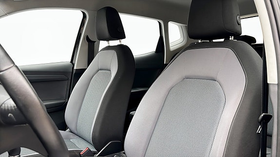 Seat Arona 8 of 14