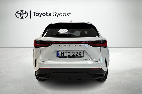 Lexus NX350h 4 of 18