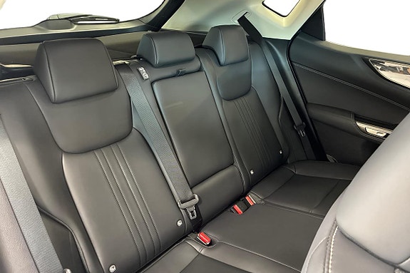 Lexus NX350h 11 of 18