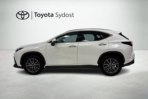 Lexus NX350h 3 of 18