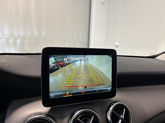 Mercedes-Benz GLA200 d 14 of 19