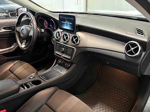 Mercedes-Benz GLA200 d 11 of 19