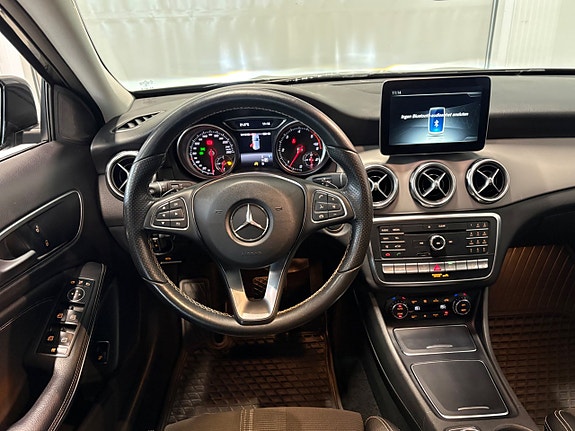 Mercedes-Benz GLA200 d 9 of 19