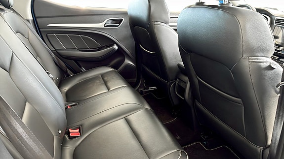 MG ZS 5 of 9