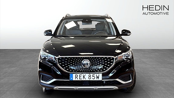 MG ZS 8 of 9