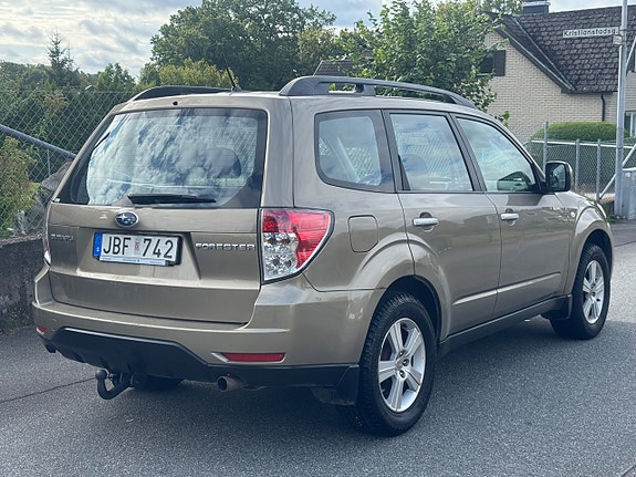 Subaru Forester 5 of 14