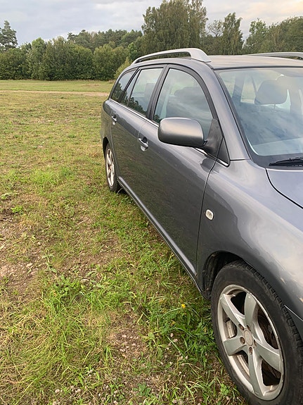 Toyota Avensis 6 of 7