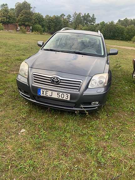 Toyota Avensis 7 of 7