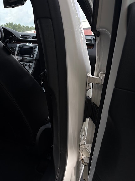 Volkswagen Passat Alltrack 14 of 17