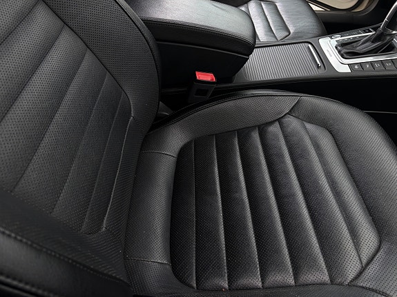 Volkswagen Passat Alltrack 13 of 17