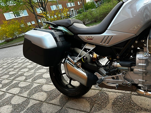Moto Guzzi V100 Mandello S 3 of 5
