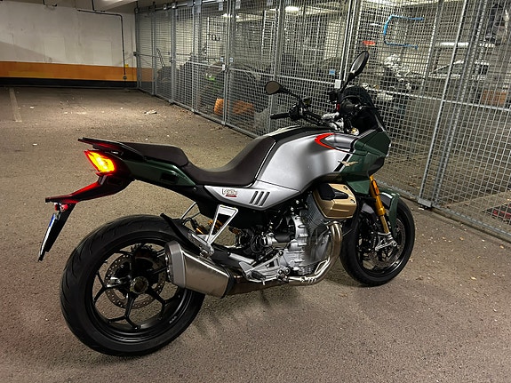 Moto Guzzi V100 Mandello S 5 of 5