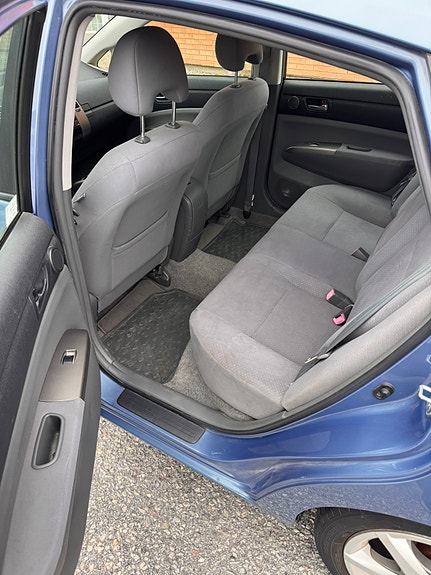 Toyota Prius 7 of 7