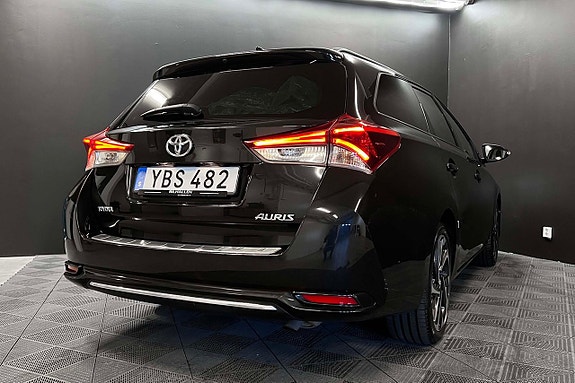 Toyota Auris 9 of 21