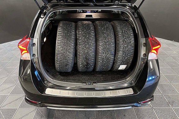 Toyota Auris 10 of 21