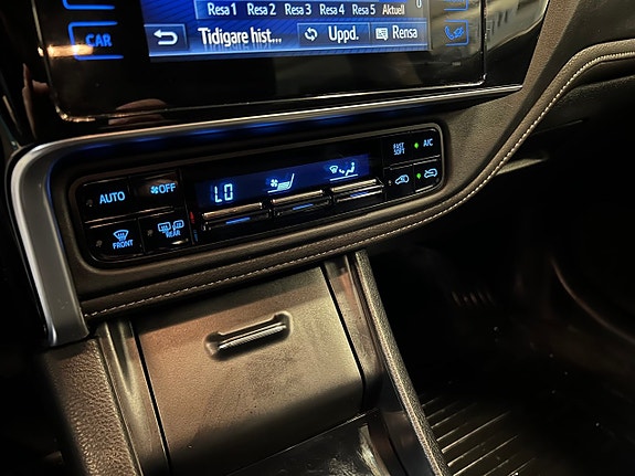 Toyota Auris 18 of 21
