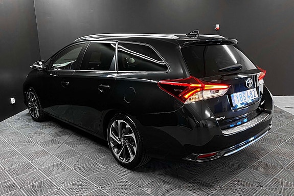 Toyota Auris 6 of 21