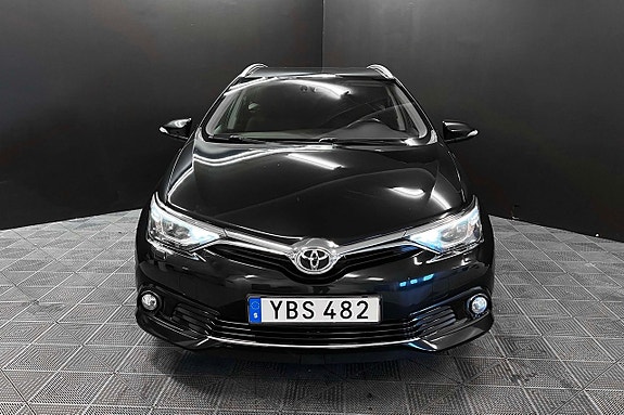 Toyota Auris 4 of 21