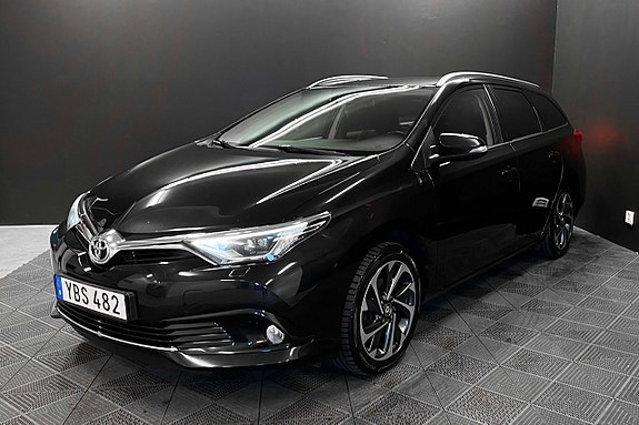 Toyota Auris 5 of 21