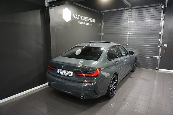 BMW 330e 8 of 27