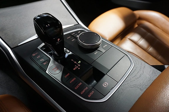 BMW 330e 14 of 27