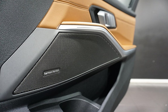 BMW 330e 25 of 27