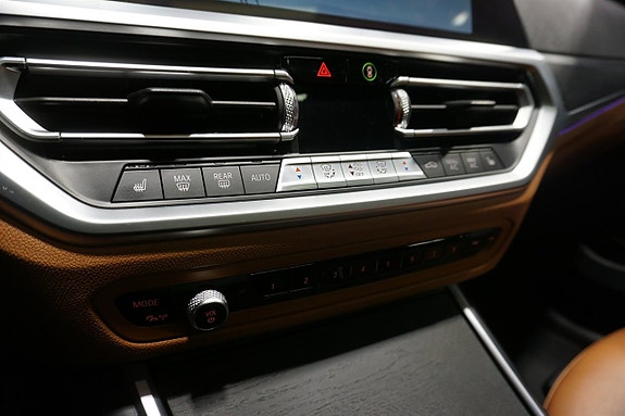 BMW 330e 15 of 27