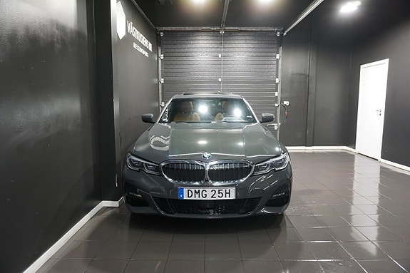 BMW 330e 2 of 27