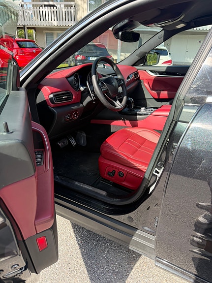 Maserati Levante 3 of 10