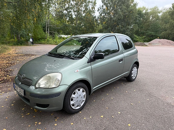 Toyota Yaris 9 of 9