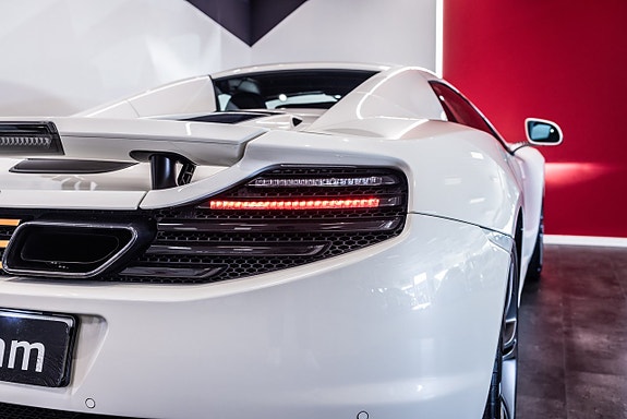 McLaren MP4-12C 13 of 30