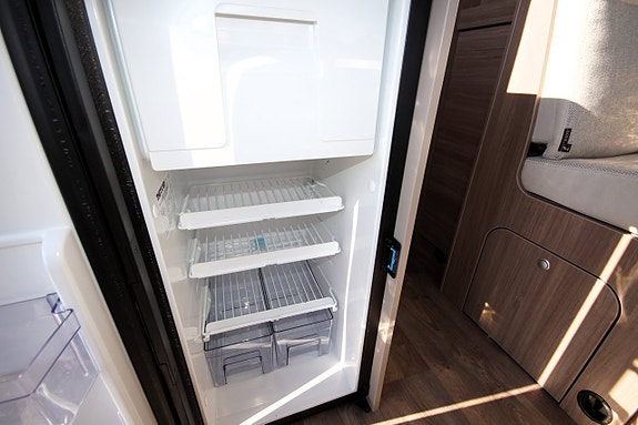 Carado *5.99m*Nya 140hk Euro6*Solceller*En ägare*1170mil* 6 of 21