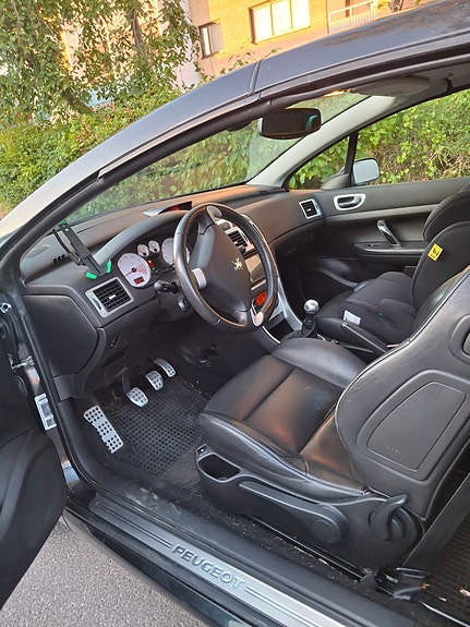 Peugeot 307 CC 7 of 11