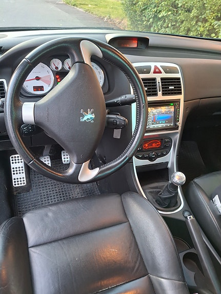 Peugeot 307 CC 8 of 11