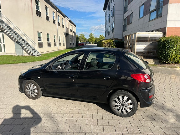 Peugeot 206+ 2 of 4