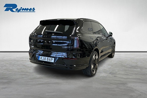 Volvo EX90 17 of 18