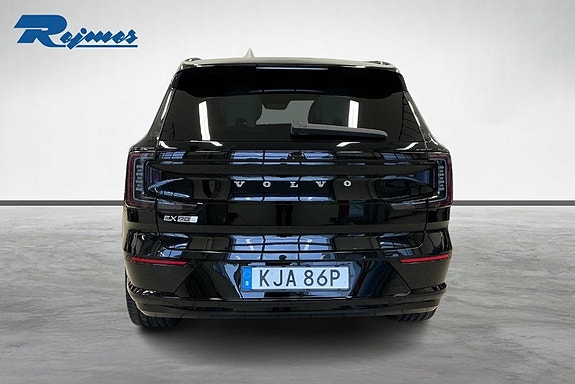 Volvo EX90 4 of 18