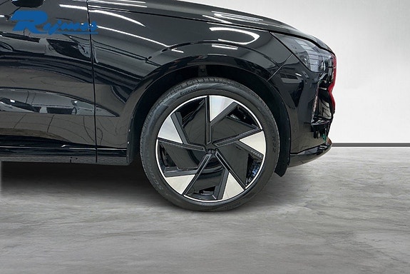 Volvo EX90 15 of 18