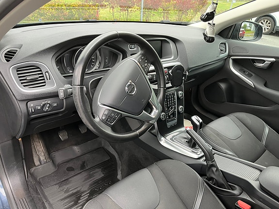 Volvo V40 8 of 9