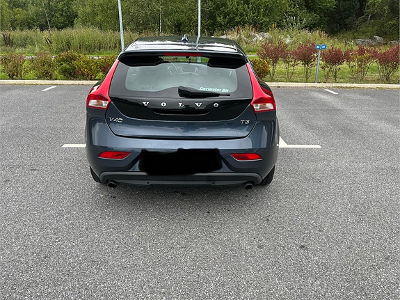 Volvo V40 4 of 9