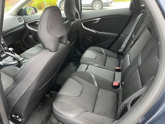 Volvo V40 9 of 9