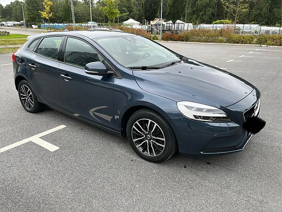 Volvo V40 3 of 9