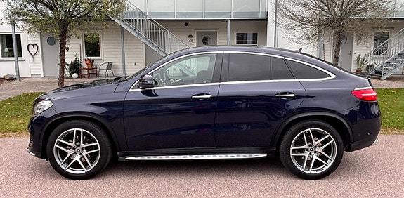 Mercedes-Benz GLE350 d 2 of 22