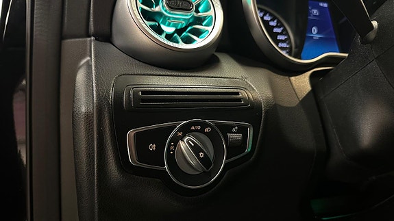 Mercedes-Benz GLC300 de 15 of 30